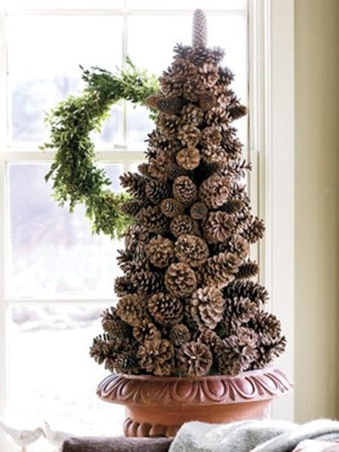 65+ Simply Magical DIY Pinecones Crafts That Will Beautify Your Christmas Decor Homesthetics (25)
