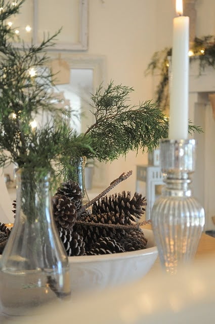 65+ Simply Magical DIY Pinecones Crafts That Will Beautify Your Christmas Decor Homesthetics (28)