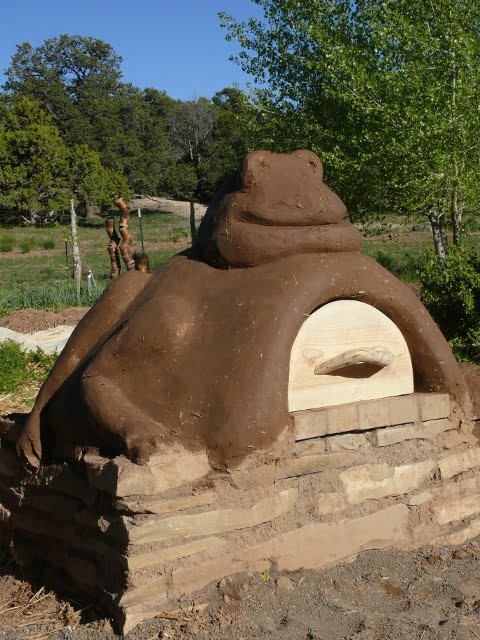 DIY Cob Oven Project-Outdoor Pizza Oven- Build Your Own For $20 homesthetics (37)
