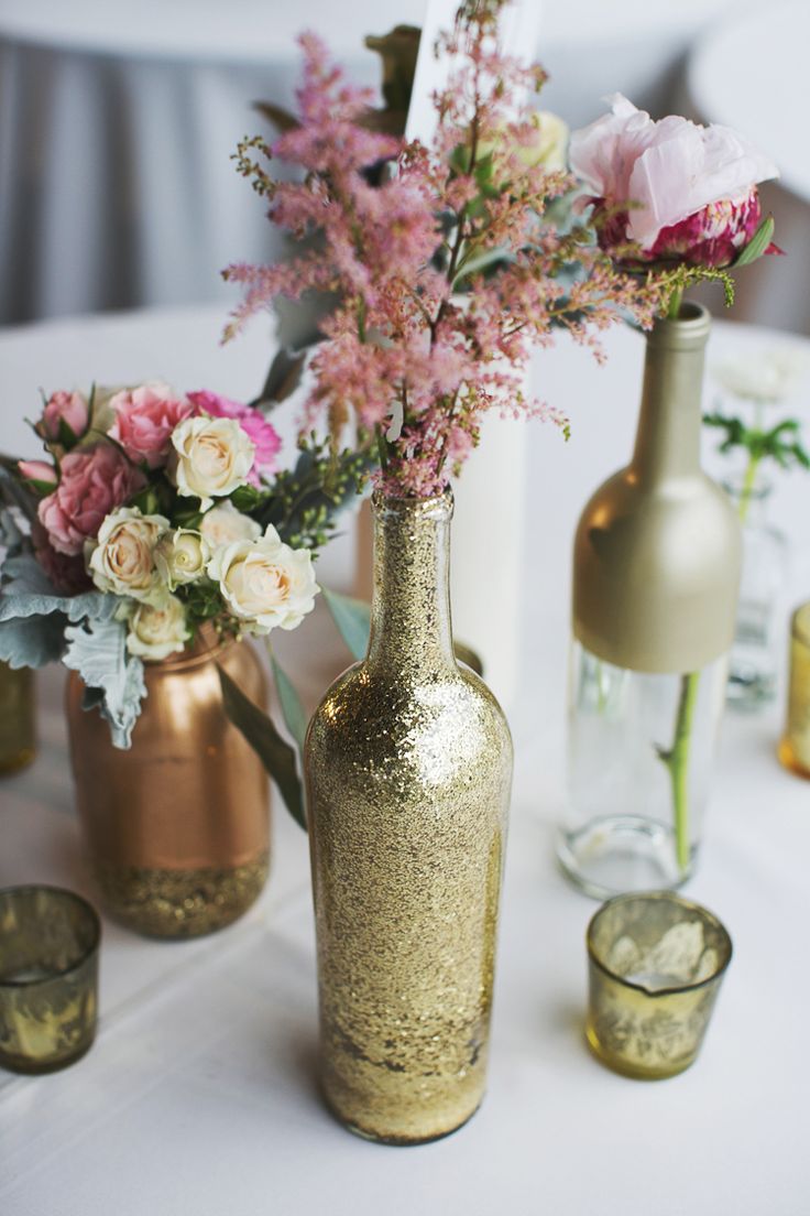 31 Beautiful Wine Bottles Centerpieces For Any Table-hometshetics (10)