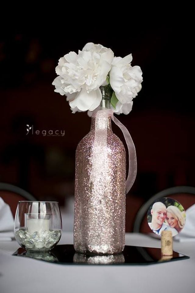 31 Beautiful Wine Bottles Centerpieces For Any Table-hometshetics (2)