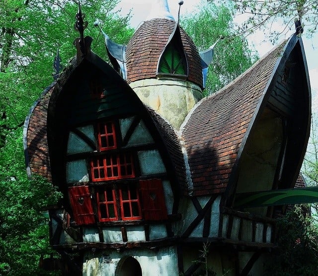 40 Storybook  Cottages Stolen From Fairytales (18)
