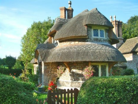 40 Storybook Small Cottages Stolen From Fairytales (18)