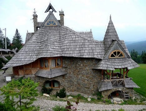 40 Storybook Small Cottages Stolen From Fairytales (24)