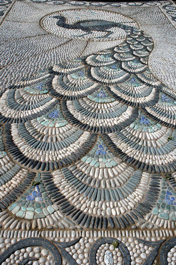 Backyard Landscaping Ideas-15 Magical DIY Pebble Paths That Seem Shaped by The Wind homesthetics (1)