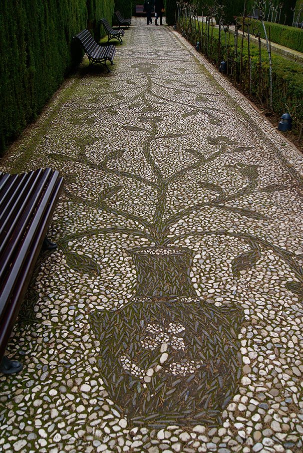 Backyard Landscaping Ideas-15 Magical DIY Pebble Paths That Seem Shaped by The Wind homesthetics (11)