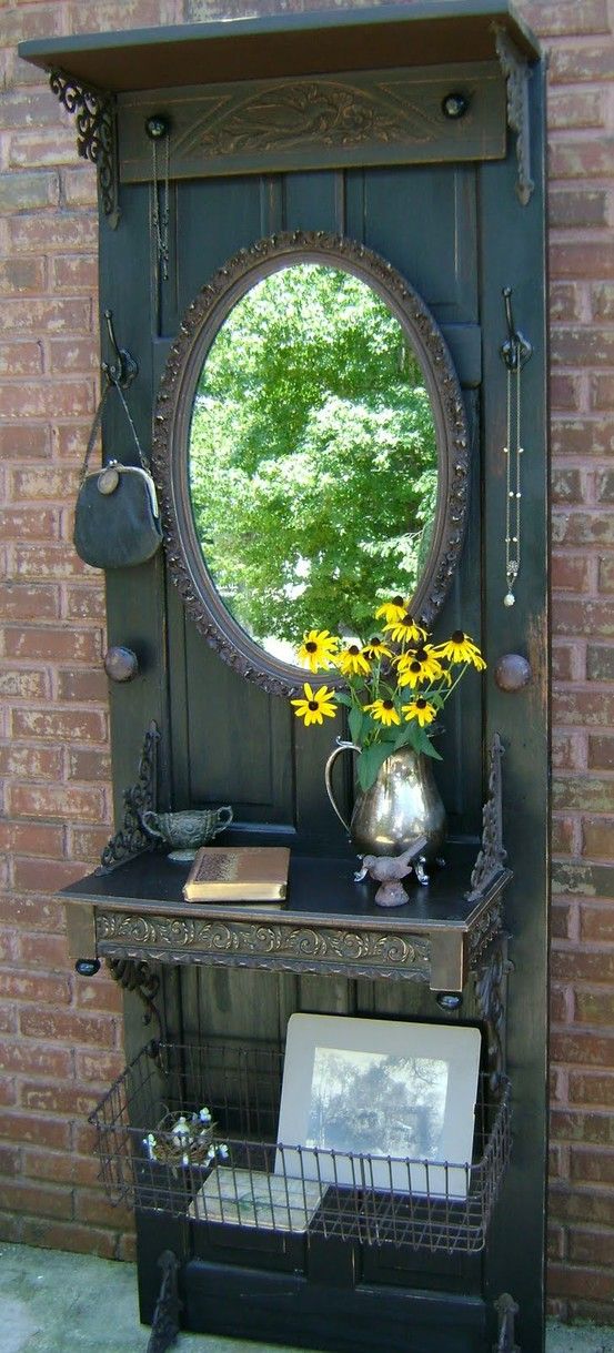 30 Fun Ideas On How To Recycle Doors-homesthetics.net (43)