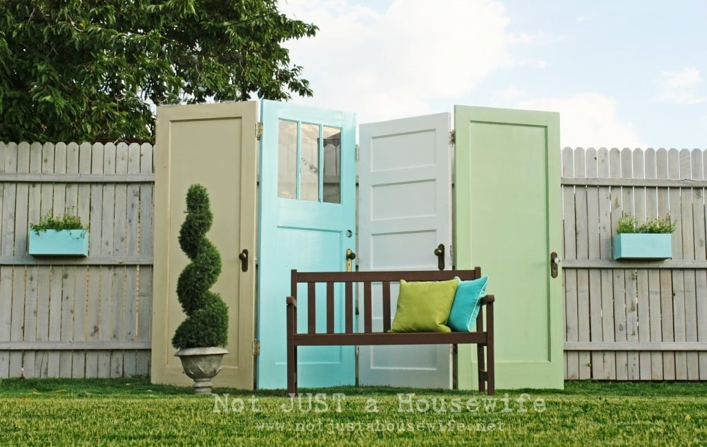 30 Fun Ideas On How To Recycle Doors Homesthetics Net 49   30 Fun Ideas On How To Recycle Doors Homesthetics.net 49 1024x647 