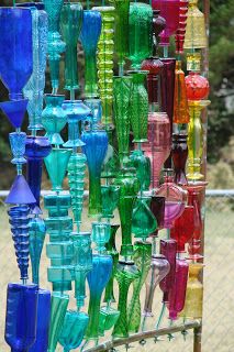 32 Insanely Beautiful Upcycling Projects For Your Home -Recycled Glass Bottle Projects homesthetics decor (2)