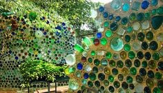 32 Insanely Beautiful Upcycling Projects For Your Home -Recycled Glass Bottle Projects homesthetics decor (5)