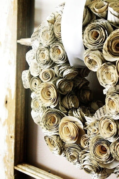 35 Sensible Vintage-Like DIY Book Paper Decoration Projects For Your Home homesthetics decor (11)