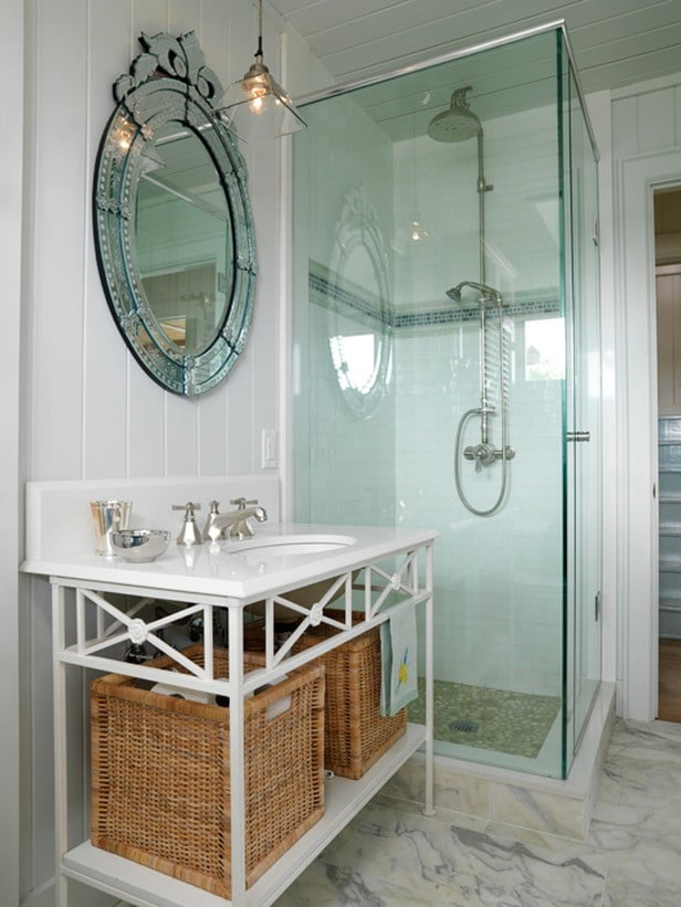 Add Glamour With Small Vintage Bathroom Idea(13)