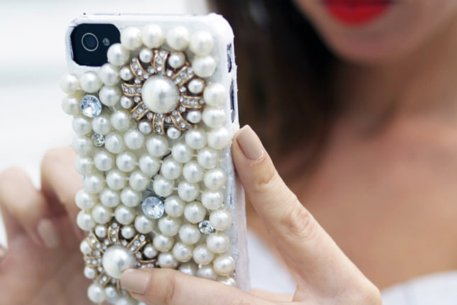 Accessorize And Decorate With These 25 DIY iPhone Cases-homesthetics.net (17)