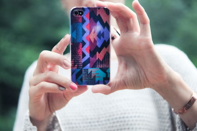 Accessorize And Decorate With These 25 DIY iPhone Cases-homesthetics.net (20)