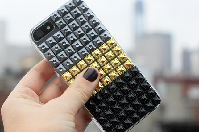 Accessorize And Decorate With These 25 DIY Phone Cases-homesthetics.net (8)