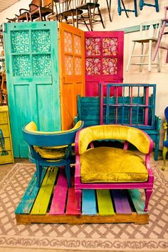 Colorful Upcycling Furniture Projects (5)