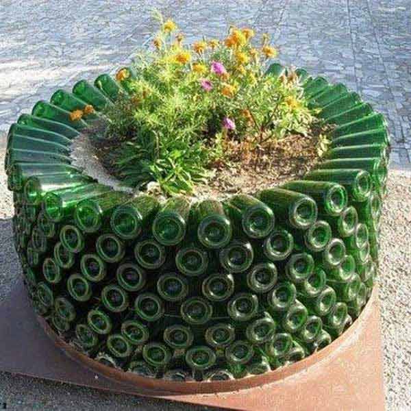 19 Spectacular Sustainable Wine Bottle Outdoor Decorating Ideas homesthetics decor (19)