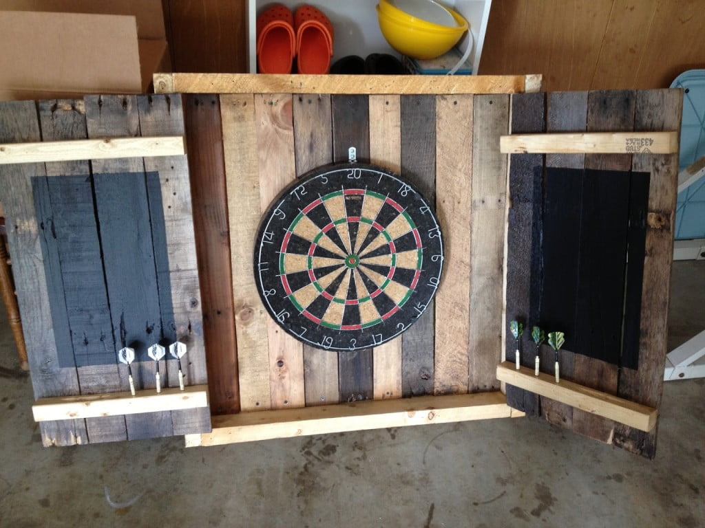 #21 DART WOODEN PALLET ORGANIZER PROTECTING YOUR WALLS