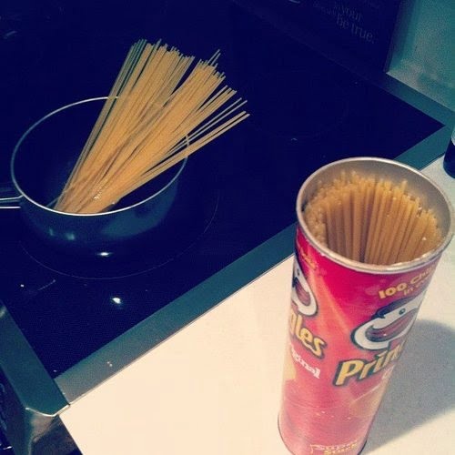 54. KEEP PASTA IN PRINGLES CONTAINERS