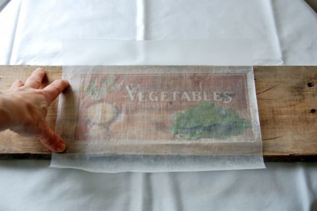 Learn How To Transfer Pictures onto Wood with Wax Paper For The Ultimate Gift homesthetics tutorials (9)