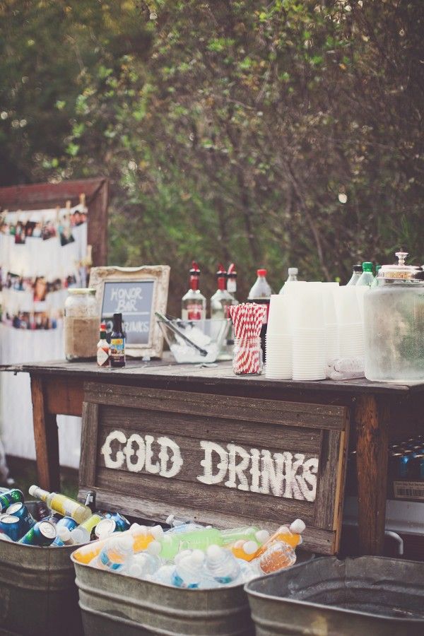 20 Simply Charming and Smart Unique Outdoor Wedding Bar Worth Trying homesthetics decor 