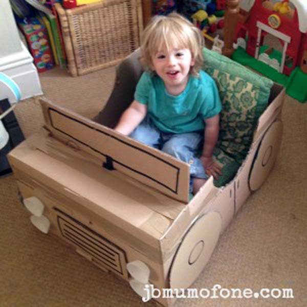 27 Ideas on How to Use Cardboard Boxes for Kids Games and Activities DIY Projects homesthetics diy cardboard projects (22)