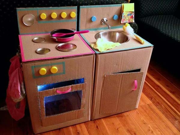 27 Ideas on How to Use Cardboard Boxes for Kids Games and Activities DIY Projects homesthetics diy cardboard projects (26)