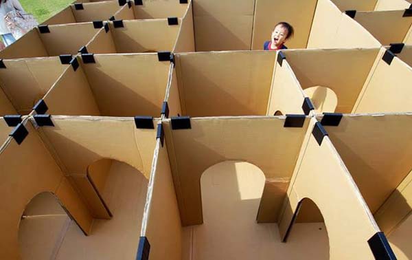 27 Ideas on How to Use Cardboard Boxes for Kids Games and Activities DIY Projects homesthetics diy cardboard projects (3)