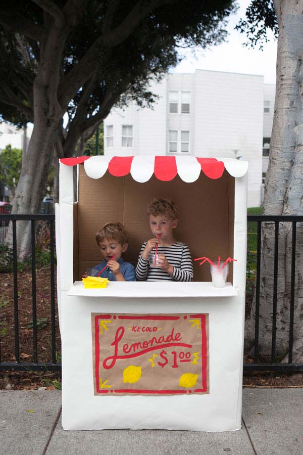 27 Ideas on How to Use Cardboard Boxes for Kids Games and Activities DIY Projects homesthetics diy cardboard projects (7)