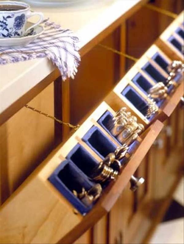 27 Ingenious DIY Cutlery Storage Solution Projects That Will Declutter Your Kitchen homesthetics storage ideas (12)