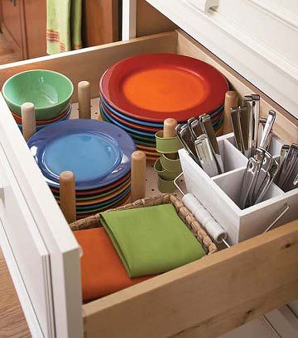 27 Ingenious DIY Cutlery Storage Solution Projects That Will Declutter Your Kitchen homesthetics storage ideas (27)