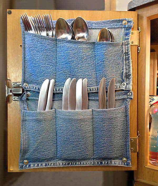 27 Ingenious DIY Cutlery Storage Solution Projects That Will Declutter Your Kitchen homesthetics storage ideas (28)