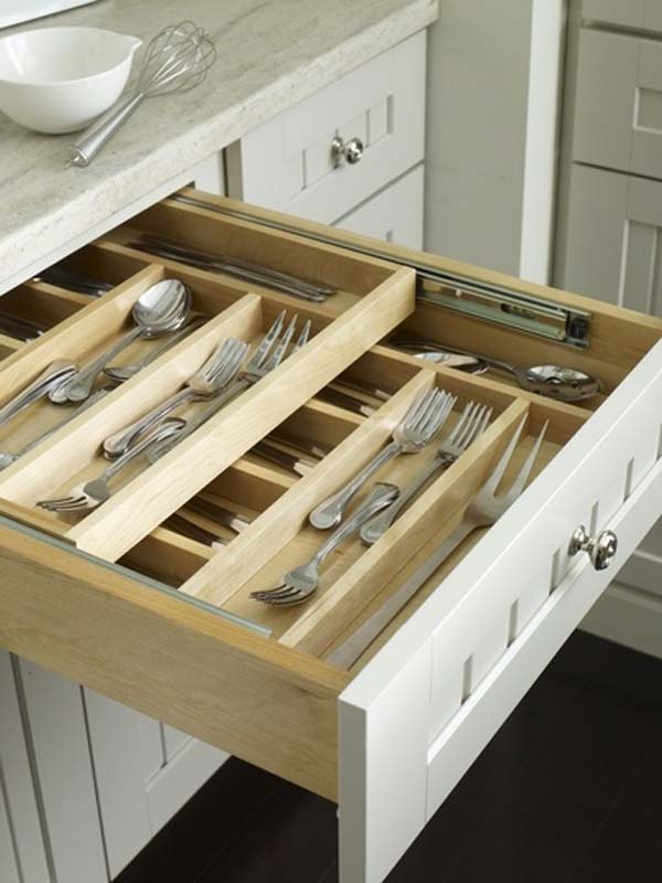 27 Ingenious DIY Cutlery Storage Solution Projects That Will Declutter Your Kitchen homesthetics storage ideas (30)