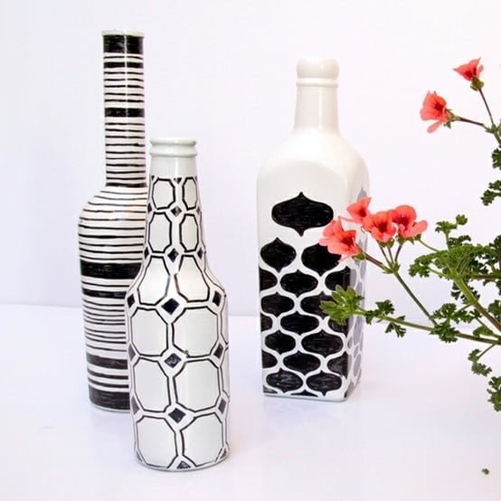 DIY black and white Wine bottles painted (12)