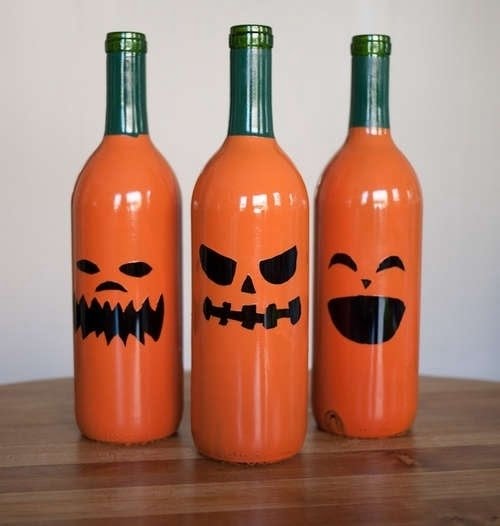 Halloween wine bottle paint