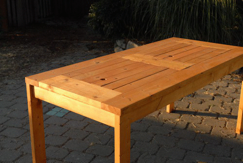 How To Build A DIY Patio Table With Built-in BeerWine Coolers-homesthetics (1)