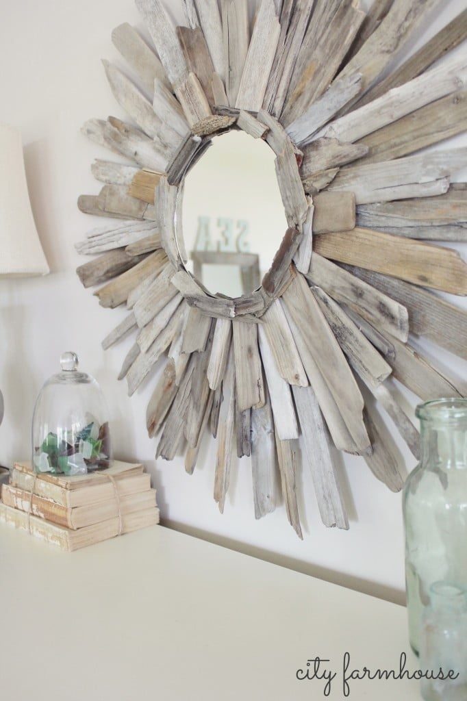 15 Beautiful and Sensible Driftwood Crafts For a Shabby Chic Home homesthetics decor ideas (2)