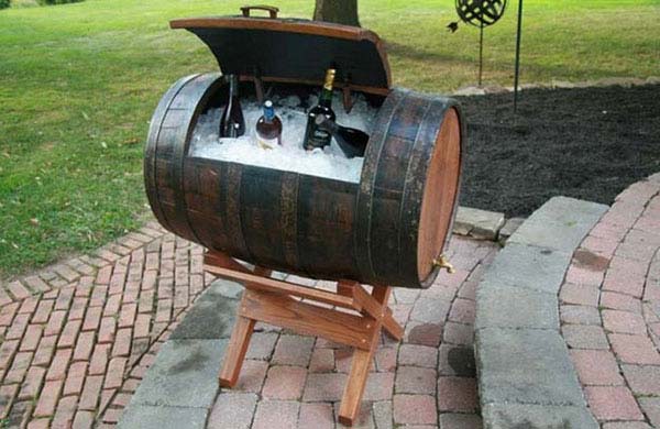 25 Brilliantly Creative DIY Projects Reusing Old Wine Barrels homesthetics decor ideas (2)
