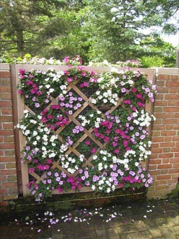 16.LATTICE PLANTER INSERTED INTO A BRICK WALL