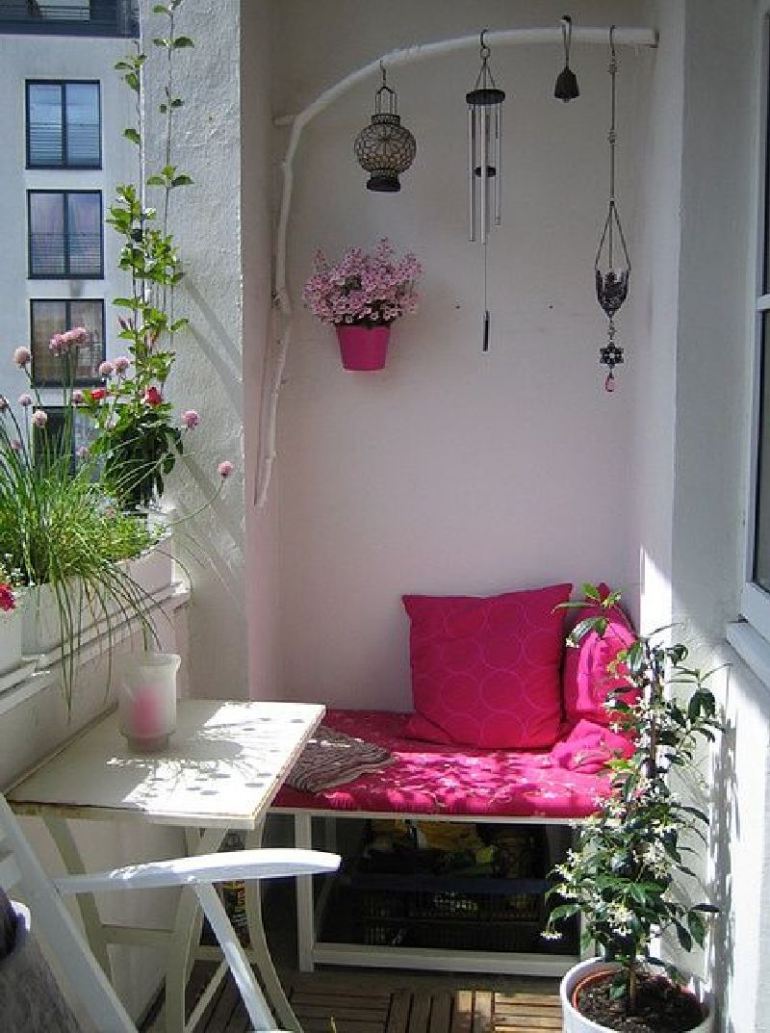 53 Mindblowingly Beautiful Balcony Decorating Ideas to Start Right Away homesthetics.net decor ideas (19)