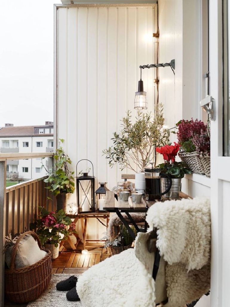 53 Mindblowingly Beautiful Balcony Decorating Ideas to Start Right Away homesthetics.net decor ideas (4)