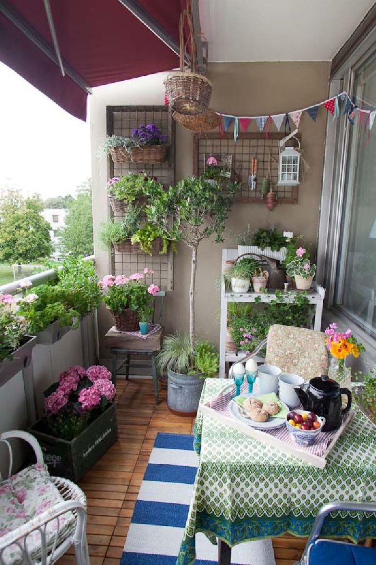 53 Mindblowingly Beautiful Balcony Decorating Ideas to Start Right Away homesthetics.net decor ideas (40)