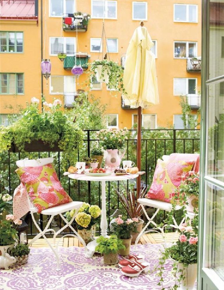 53 Mindblowingly Beautiful Balcony Decorating Ideas to Start Right Away homesthetics.net decor ideas (41)