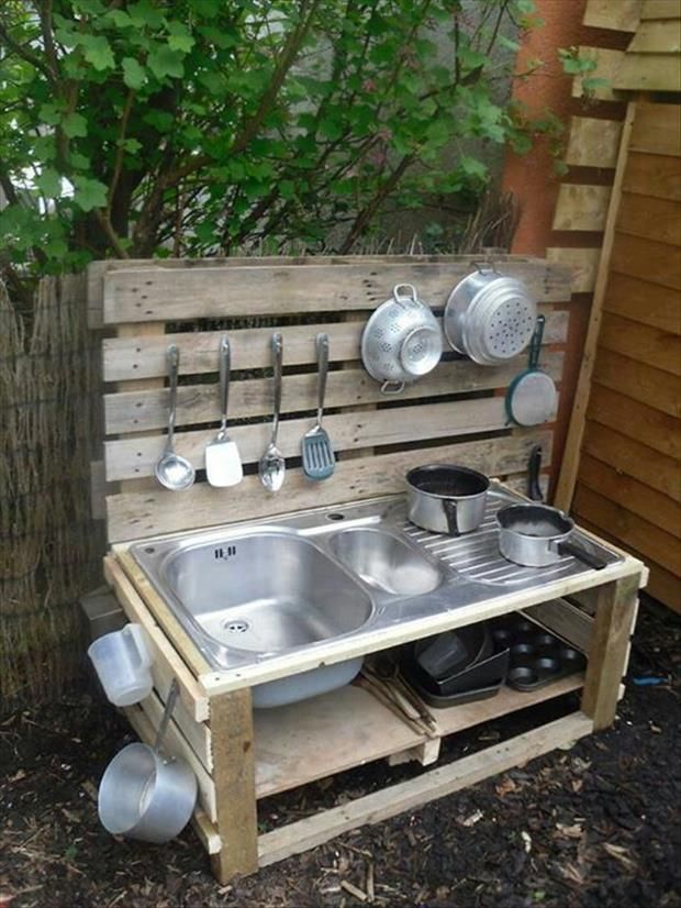 #14 OUTDOOR WOODEN PALLETS KITCHEN