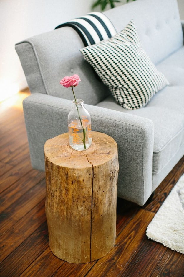 Magical DIY Tree Stump Table Ideas That Will Transform Your World homesthetics wood diy projects (18)