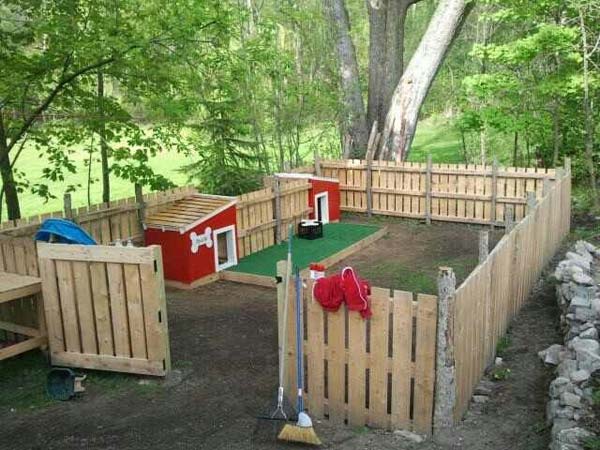 13. Wooden Pallets Made to Construct a Dog Backyard