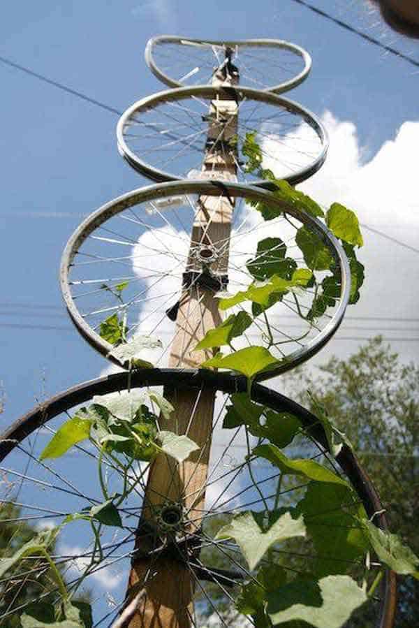 21 Awesomely Creative DIY Crafts Re-purposing Bike Rims homesthetics upcycling projects (4)