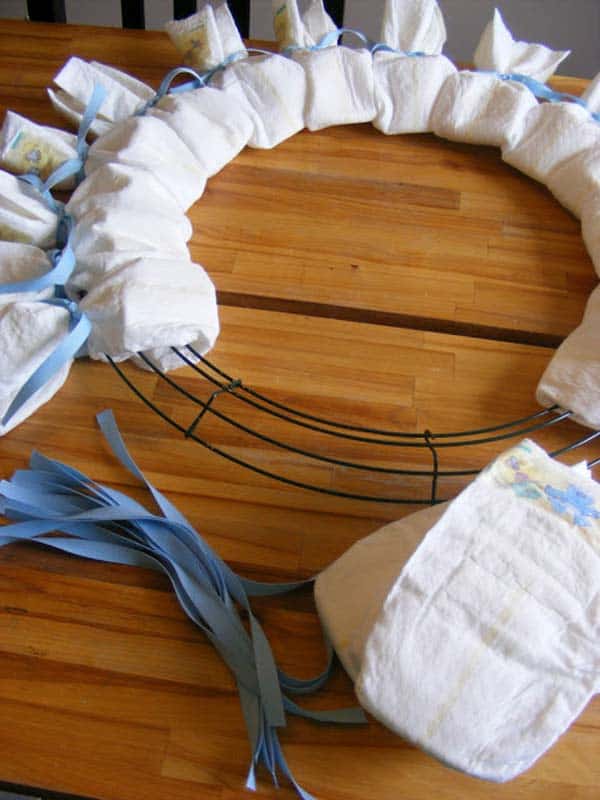 22 Insanely Cretive Low Cost DIY Decorating Ideas For Your Baby Shower Party homesthetics decor ideas (6)