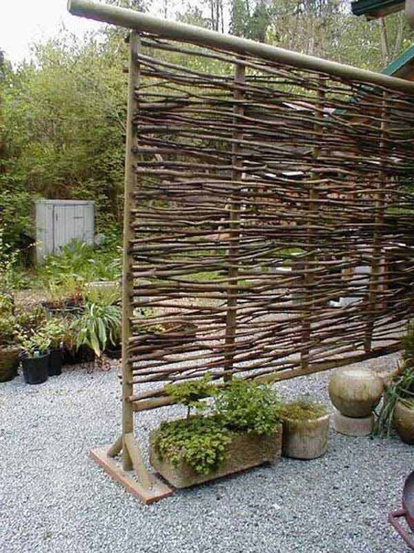 5. LOW BUDGET WATTLE PRIVACY SCREEN WITH SCULPTURAL AESTHETIC VALUES