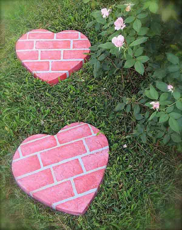 23 Mesmerizing DIY Stepping Stones to Realize for Your Backyard homesthetics decor (14)